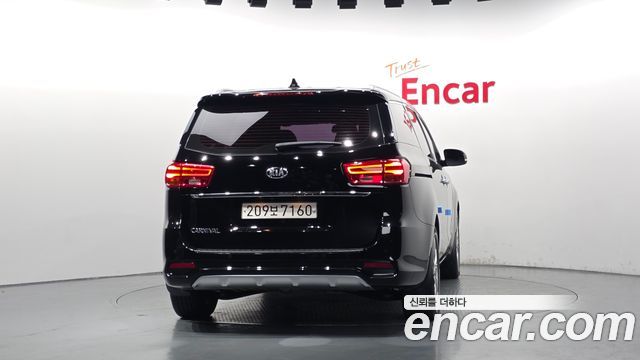 Kia Carnival из Кореи Encar