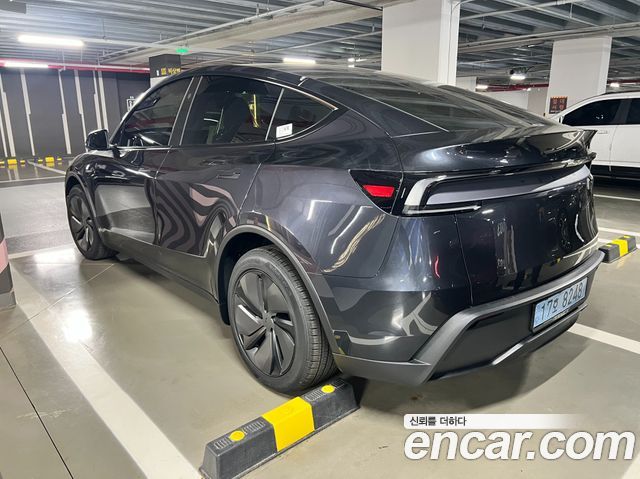 Tesla Model Y Premium RWD — пробег 2 861 км — фото 5 из 5