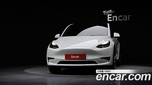 Tesla Model Y RWD — пробег 61 263 км — фото 3 из 5