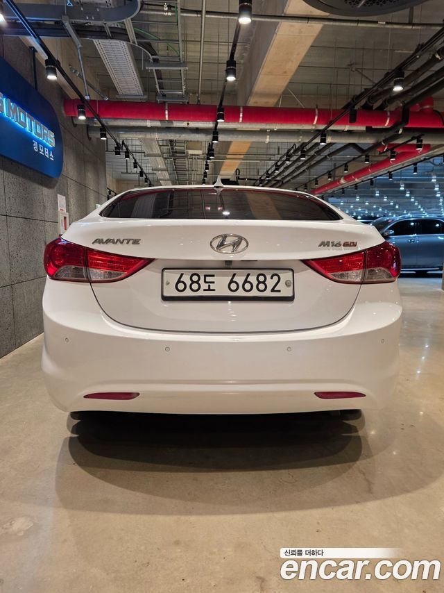 Hyundai AVANTE M16 GDI Premier — пробег 170 000 км — фото 4 из 5