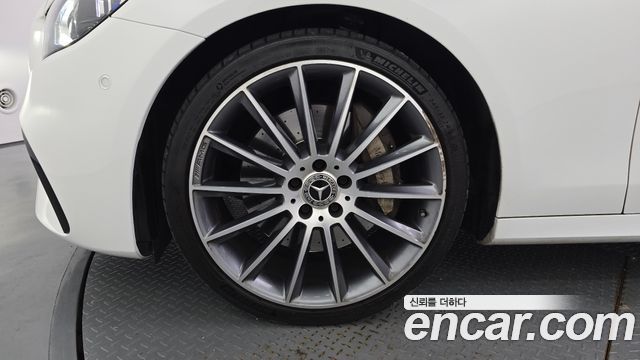 Mercedes-Benz E-Class E350 4MATIC AMG Line — пробег 74 995 км — фото 5 из 5