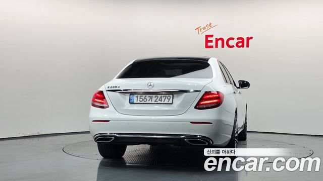 Mercedes-Benz E-Class из Кореи Encar