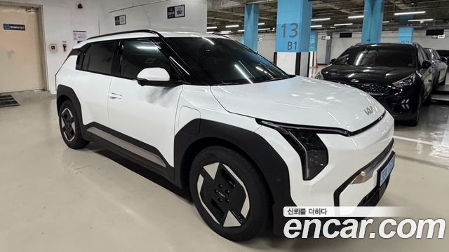 Kia EV3 Long Range 2WD Earth — пробег 920 км — фото 3 из 5
