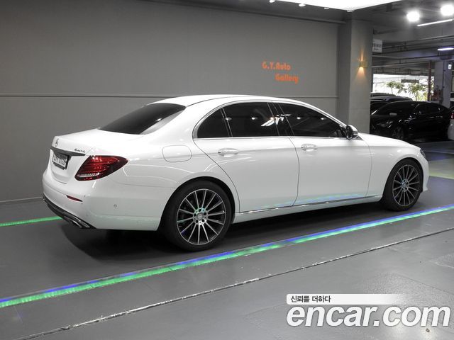 Mercedes-Benz E-Class E220d Avantgarde — пробег 116 000 км — фото 2 из 5
