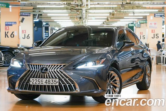 Lexus ES Luxury Plus — пробег 25 416 км — фото 1 из 5