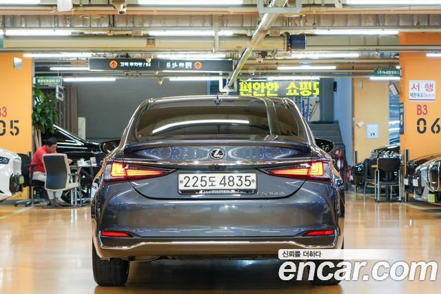 Lexus ES Luxury Plus — пробег 25 416 км — фото 4 из 5