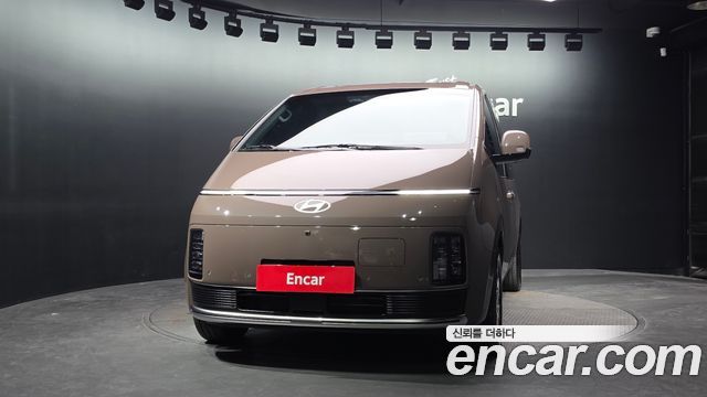 Hyundai Staria EV Lounge 11-Seater Prestige — пробег 679 км — фото 3 из 5