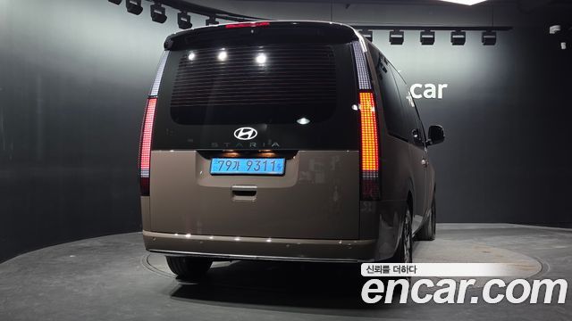 Hyundai Staria EV Lounge 11-Seater Prestige — пробег 679 км — фото 4 из 5