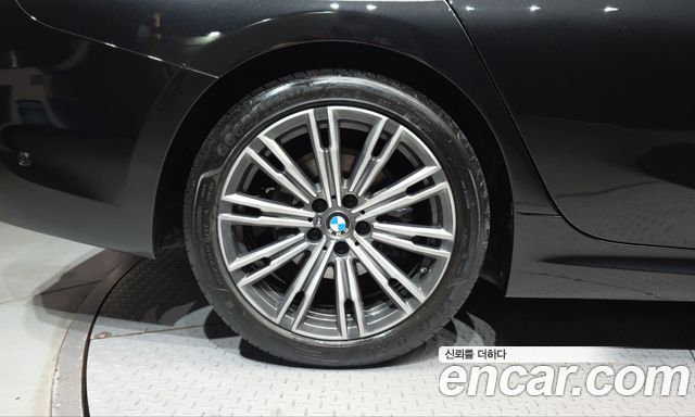 BMW 3-Series 320i M Sport — пробег 64 559 км — фото 5 из 5