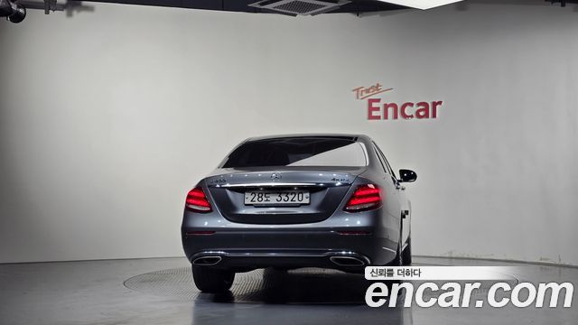Mercedes-Benz E-Class E400 4MATIC Exclusive — пробег 114 750 км — фото 4 из 5