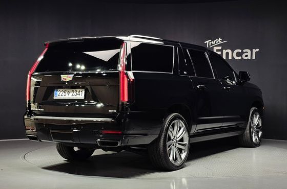 Cadillac Escalade 6.2 ESV ESV Sports Platinum — пробег 8 883 км — фото 2 из 5