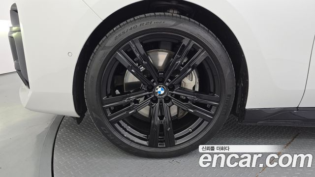 BMW i7 xDrive 60 M sport — пробег 17 800 км — фото 5 из 5