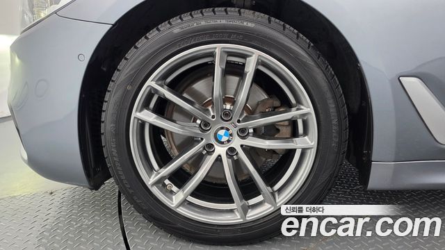 BMW 5-Series 520d xDrive M Sport Package Plus — пробег 152 100 км — фото 5 из 5