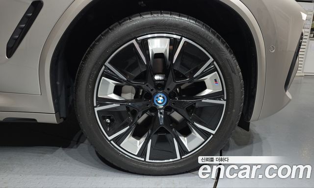 BMW iX3 M Sports — пробег 9 437 км — фото 5 из 5