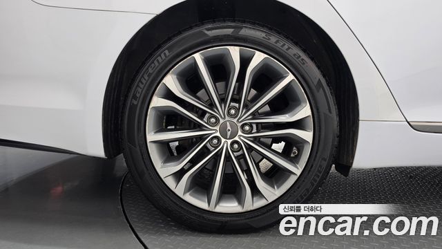 Hyundai Genesis из Кореи Encar