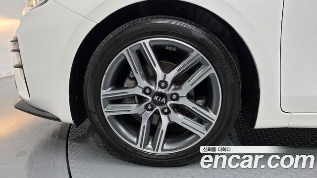 Kia K3 из Кореи Encar