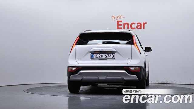 Kia Niro Prestige — пробег 39 878 км — фото 4 из 5