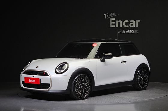 Mini Cooper Favoured — пробег 2 963 км — фото 1 из 5