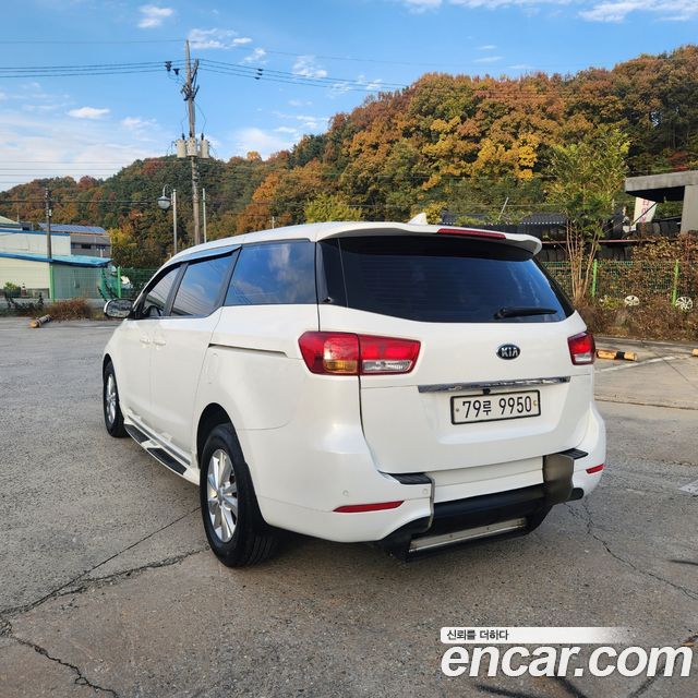 Kia Carnival 6-seater Wheelchair lift — пробег 245 165 км — фото 2 из 5