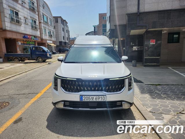 Kia Carnival Gasoline 9-Seater Hi Limousine Signature — пробег 4 500 км — фото 2 из 5