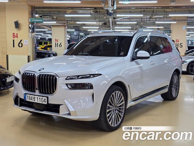 BMW X7 xDrive 40i Design Pure Excellence 6-Seater — пробег 29 550 км — фото 1 из 5