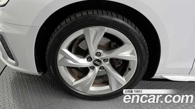 Audi A4 из Кореи Encar