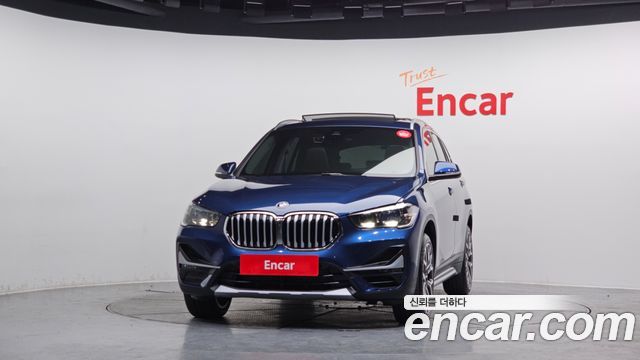 BMW X1 xDrive 20i xLine — пробег 17 739 км — фото 3 из 5