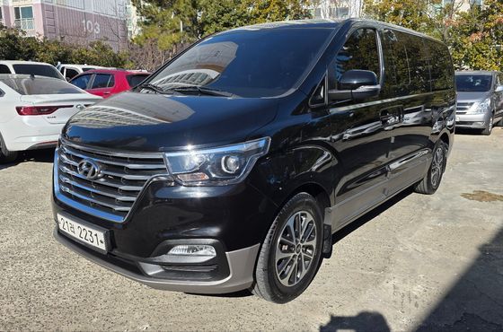 Hyundai Starex Urban 9-Seater Exclusive — пробег 64 148 км — фото 1 из 5