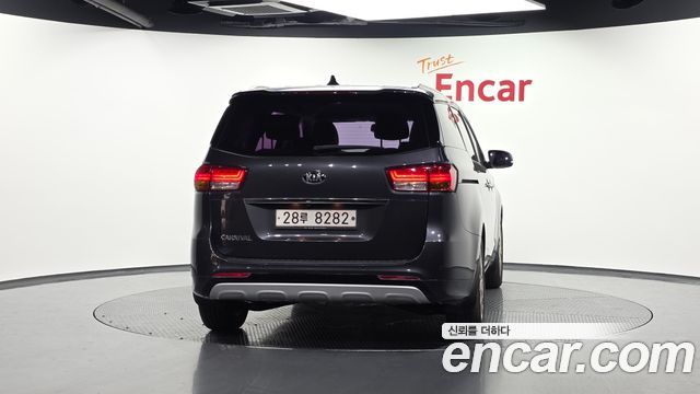 Kia Carnival 9-seater Prestige — пробег 49 292 км — фото 4 из 5