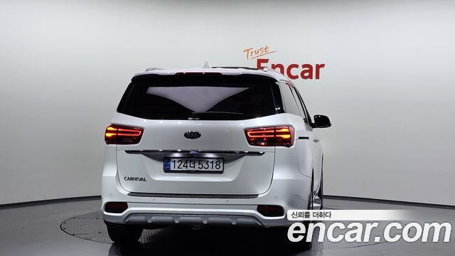 Kia Carnival из Кореи Encar