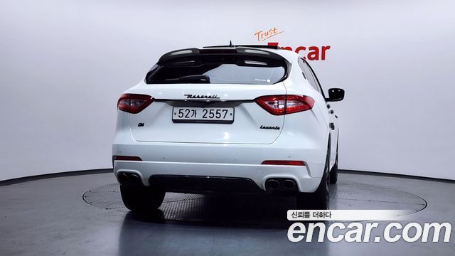 Maserati Levante из Кореи Encar