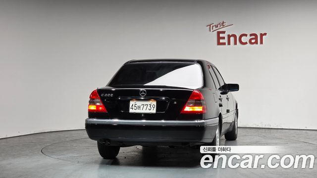 Mercedes-Benz C-Class из Кореи Encar