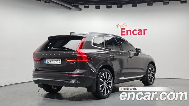 Volvo XC60 B6 Ultimate Bright — пробег 30 551 км — фото 2 из 5