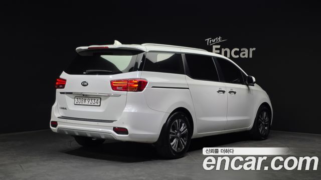 Kia Carnival из Кореи Encar