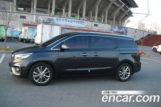 Kia Carnival из Кореи Encar