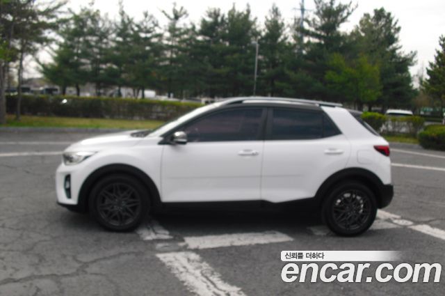 Kia Stonic из Кореи Encar
