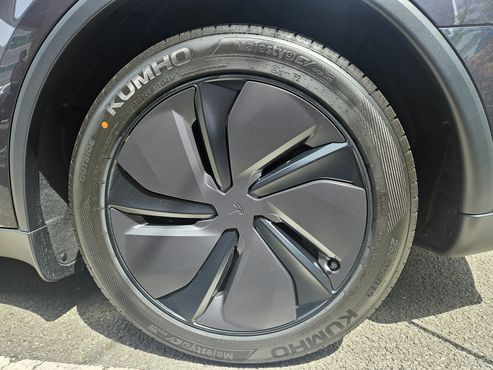 Tesla Model Y Premium RWD — пробег 120 км — фото 5 из 5