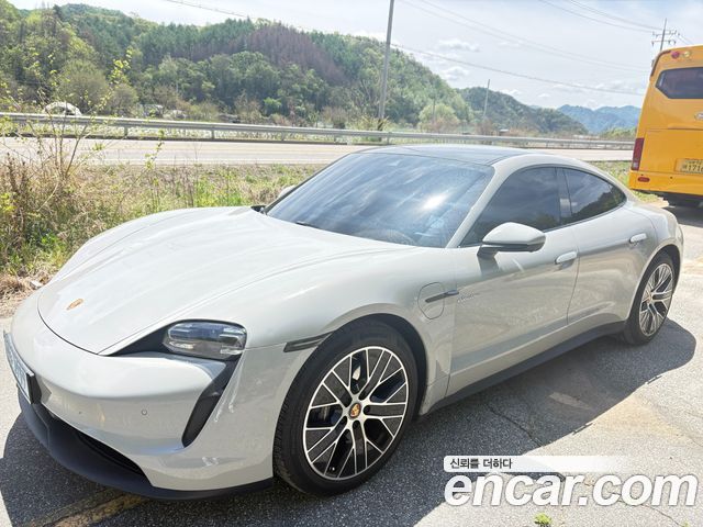 Porsche Taycan Base — пробег 45 300 км — фото 1 из 5