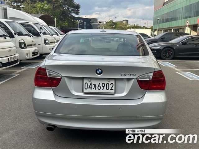 BMW 3-Series 320i Sedan — пробег 81 577 км — фото 5 из 5