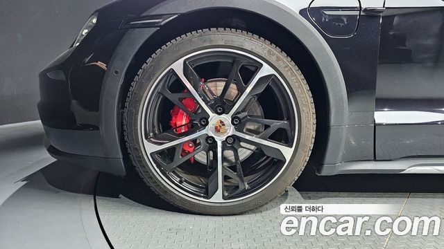 Porsche Taycan 4S Cross Turismo — пробег 3 691 км — фото 5 из 5