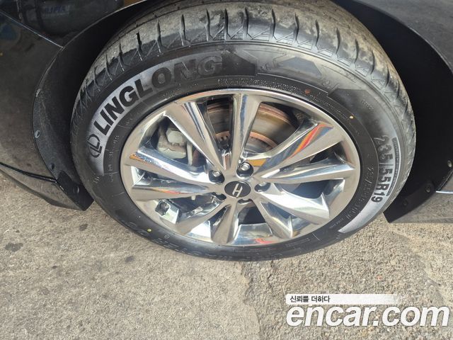 Kia Carnival Gasoline 7-Seater Hi-Limousine (Special) — пробег 100 000 км — фото 5 из 5