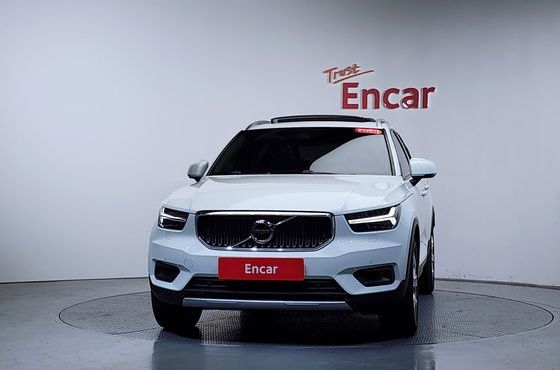 Volvo XC40 B4 Momentum — пробег 189 900 км — фото 3 из 5