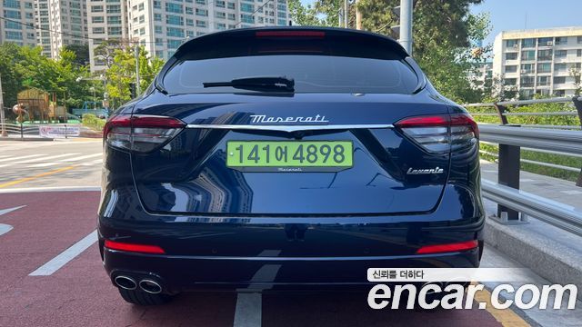 Maserati Levante из Кореи Encar