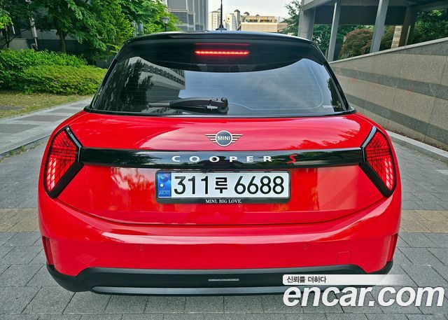 Mini Cooper 5 Door Favoured — пробег 5 470 км — фото 5 из 5