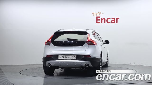 Volvo V40 из Кореи Encar