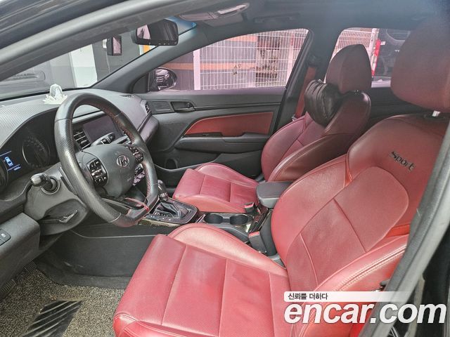 Hyundai AVANTE 1.6 Turbo Sport Premium — пробег 180 000 км — фото 5 из 5