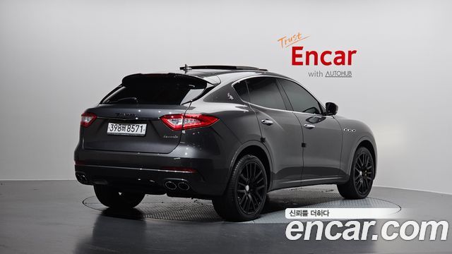 Maserati Levante из Кореи Encar