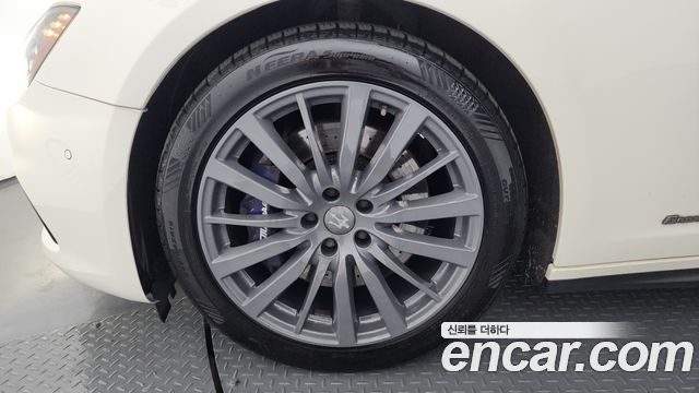 Maserati Ghibli из Кореи Encar