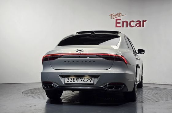 Hyundai Grandeur 2.5 Calligraphy — пробег 55 943 км — фото 4 из 5