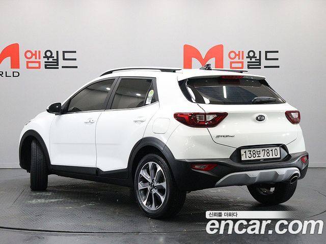 Kia Stonic из Кореи Encar
